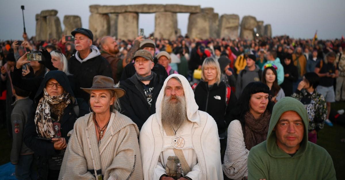 Summer season Solstice’s Spiritual Meaning, and Why People Go to Stonehenge